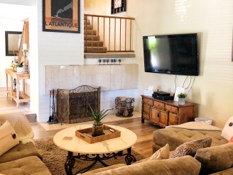 The Living Room Area at Stonesgate Garden Women's Sober Living House | Lakehouse Sober Living
